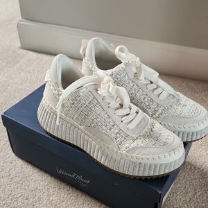 Universal Thread Women's Cream Textured Sneakers